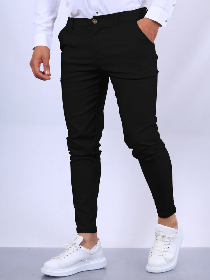 Calça masculina slim-fit, design elegante para estilo social ou casual, com máximo conforto e versatilidade.
