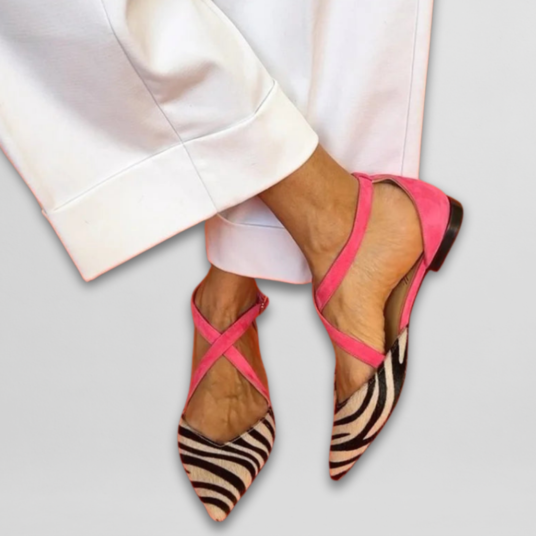 Bailarinas femininas com estampa zebra e tiras finas. Sapatilhas confortáveis para o verão, estilo casual.