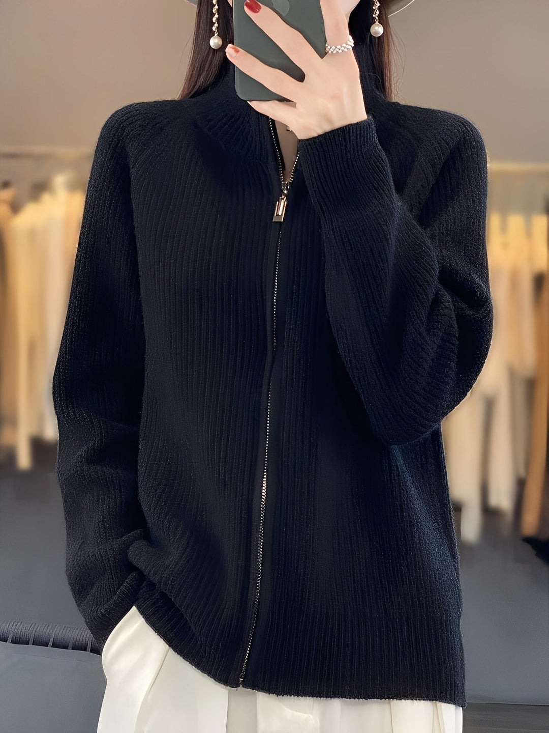 Agasalho feminino Brylee prático com zíper e capuz. Roupa de inverno/outono, leve e confortável para moda casual.