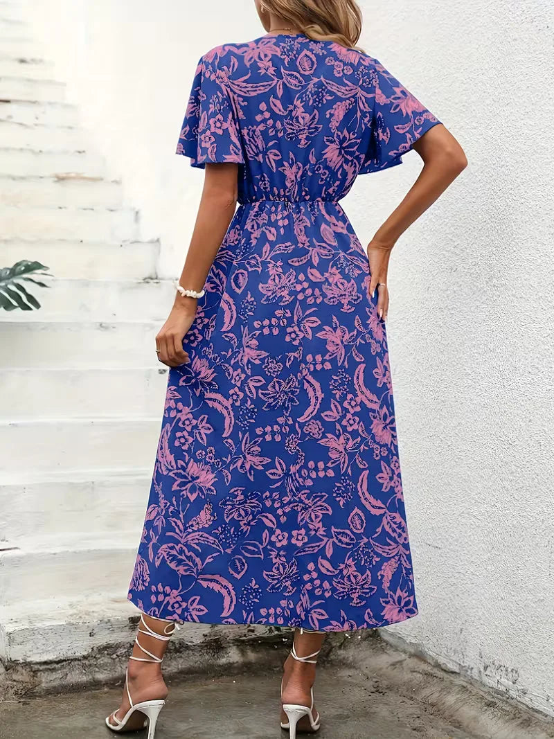 Vestido casual feminino floral, modelo envolvente. Estampa de verão, decote V, fenda, estilo bohemia.