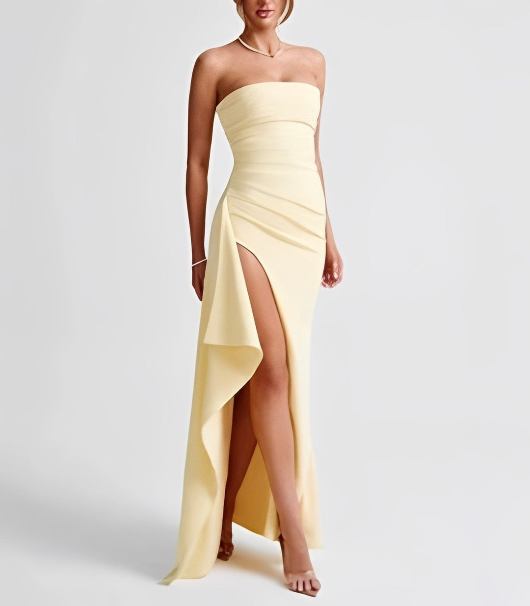 Vestido maxi feminino elegante com fenda, perfeito para festas e eventos noturnos.