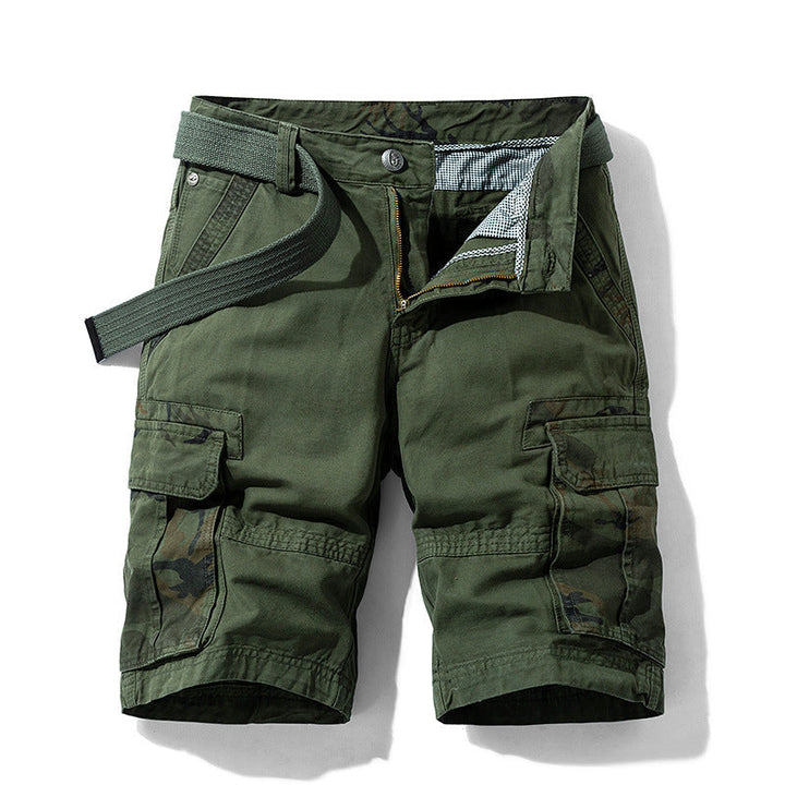 Bermuda masculina cargo com caimento solto, bolsos práticos, estilo urbano para o dia a dia de verão.