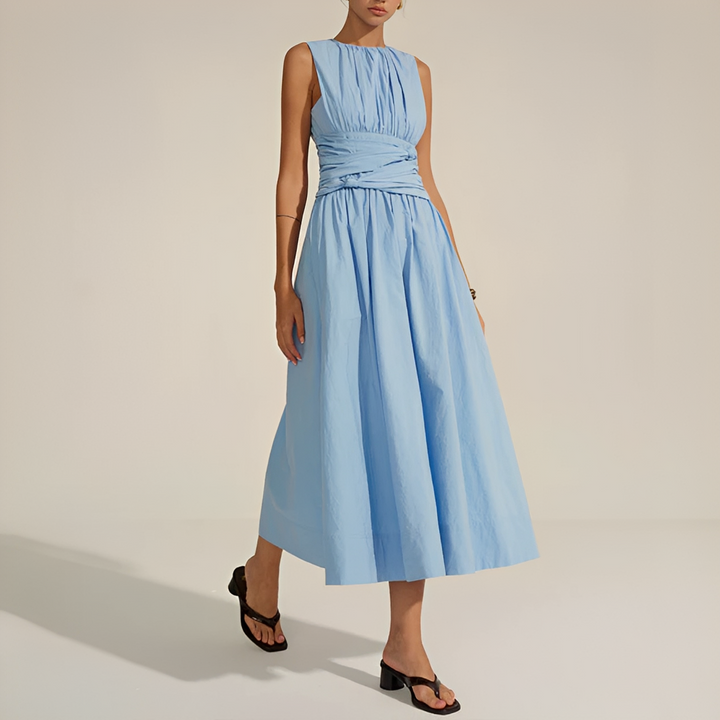 Roupa feminina de verão: vestido longo e fluido. Perfeito para um visual casual chic e confortável.