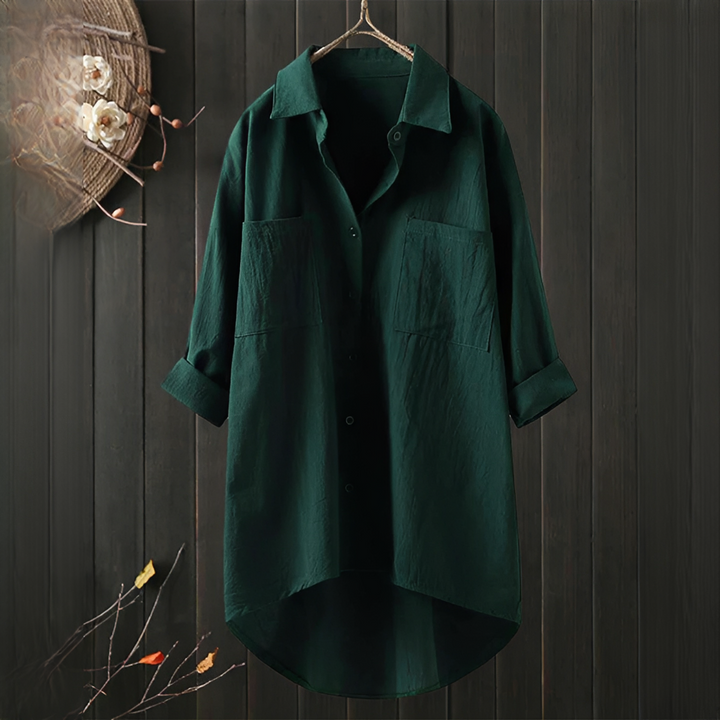 Camisa feminina básica oversized, um toque de elegância casual para o dia a dia. Conforto e estilo.