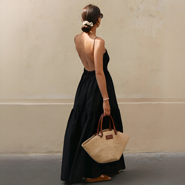 Vestido feminino longo sem costas, estilo chic para ocasiões especiais. Roupa elegante de verão.