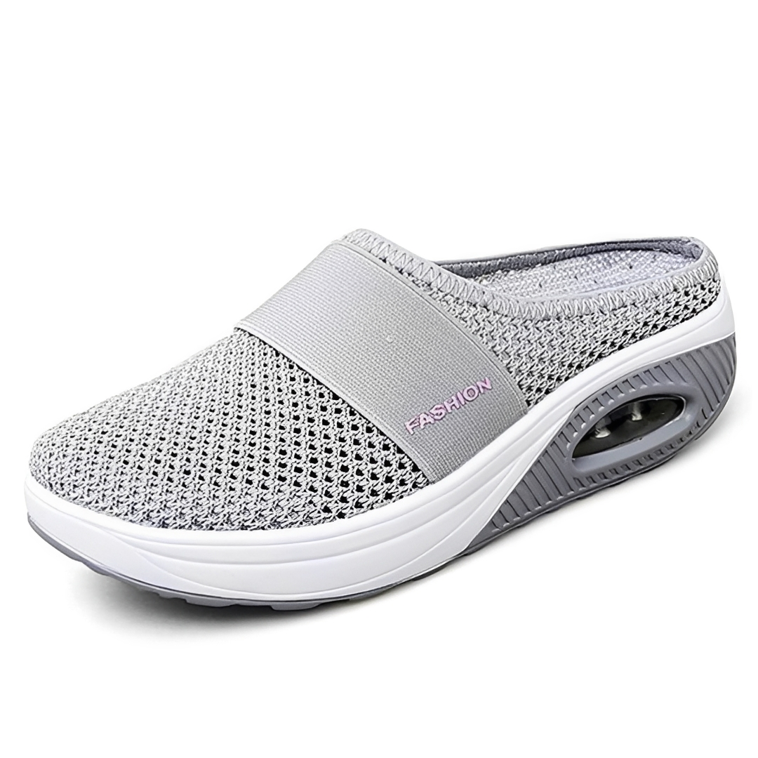 Calçado feminino moderno de cores variadas, ideal para o conforto e estilo do dia a dia.