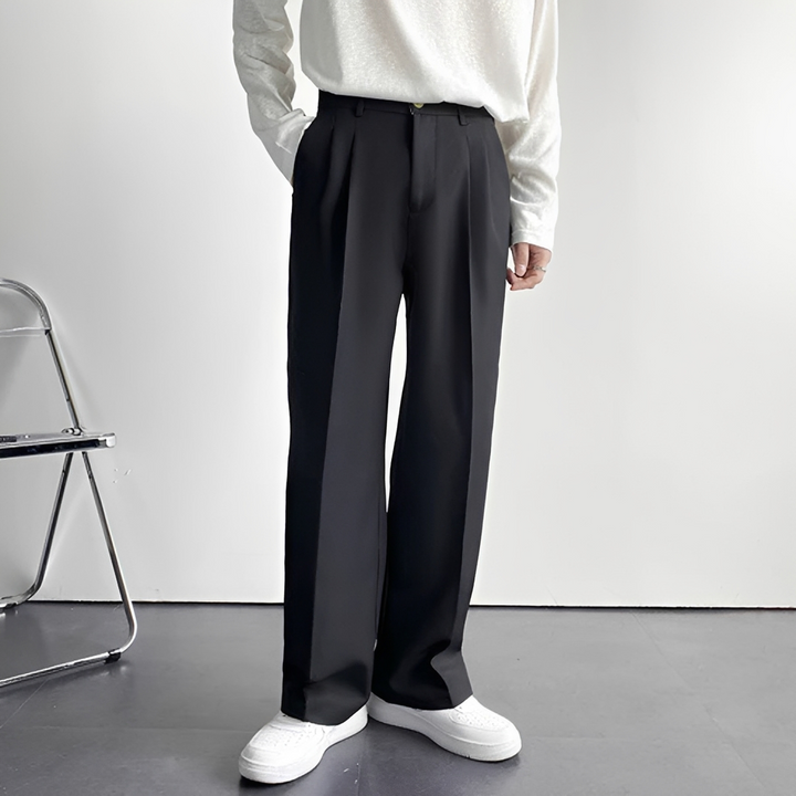 Calças masculinas casuais, proporcionando conforto e estilo moderno. Uma peça essencial para roupa masculina.
