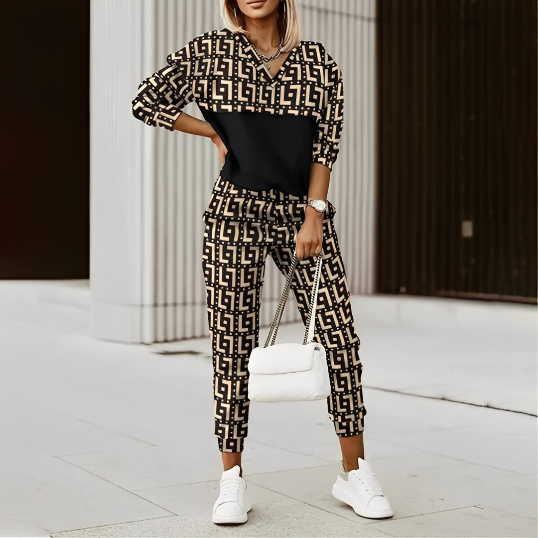 Conjunto feminino de calça e blusa, duas peças, confortável para o dia a dia.