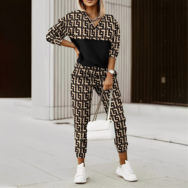 Conjunto feminino de calça e blusa, duas peças, confortável para o dia a dia.