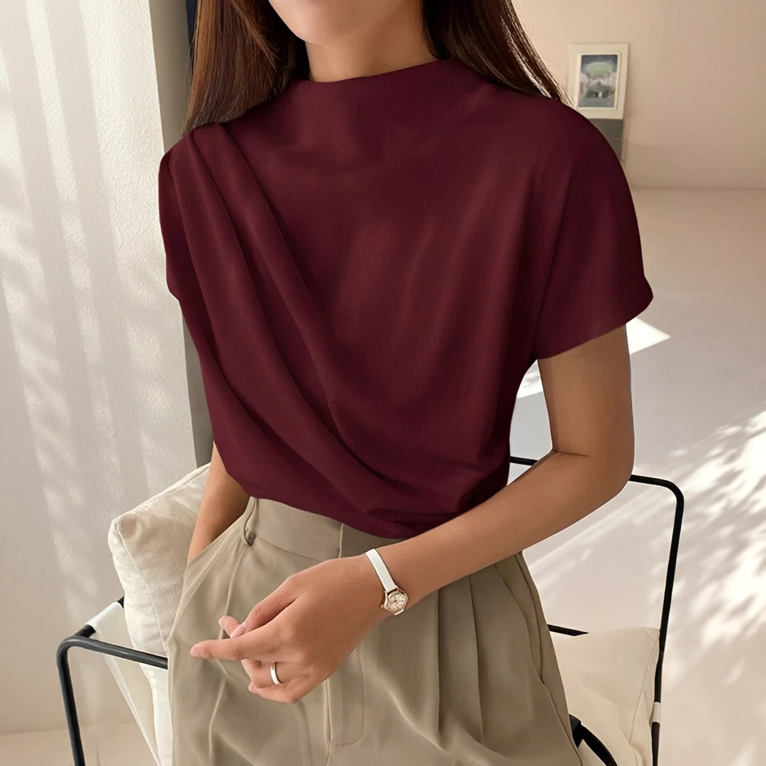 Roupa feminina: blusa casual de manga curta, oferece conforto para o verão. Estilo versátil para seu dia a dia.