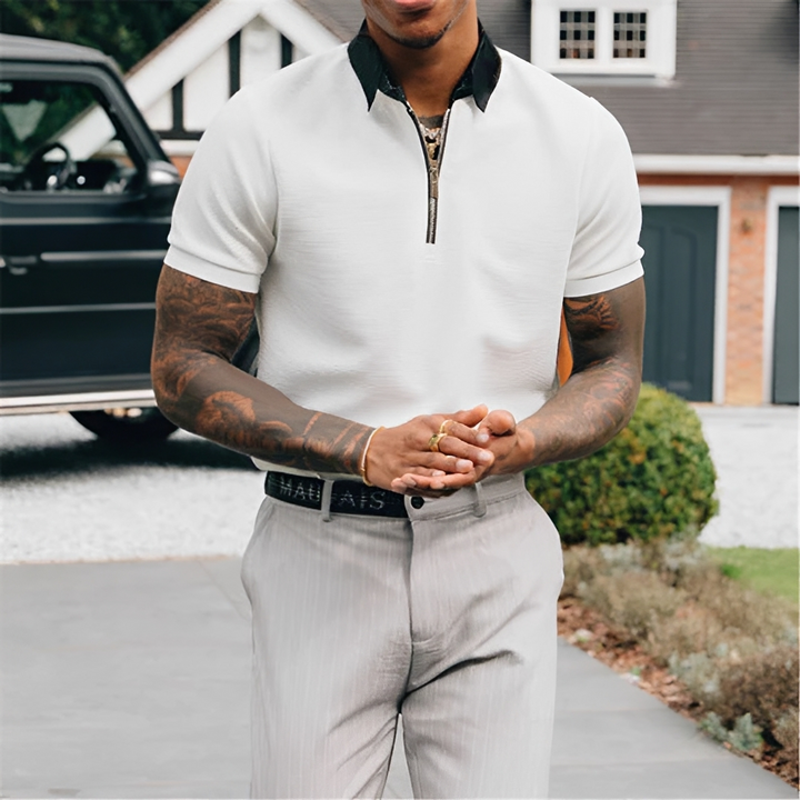 Polo masculina Melton casual branca de manga curta, oferecendo conforto e estilo moderno para o dia a dia e verão.
