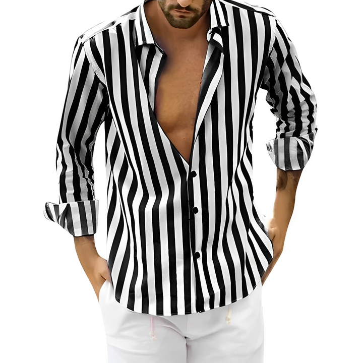 Camisa masculina listrada elegante para verão, corte slim fit. Moda casual masculina versátil.