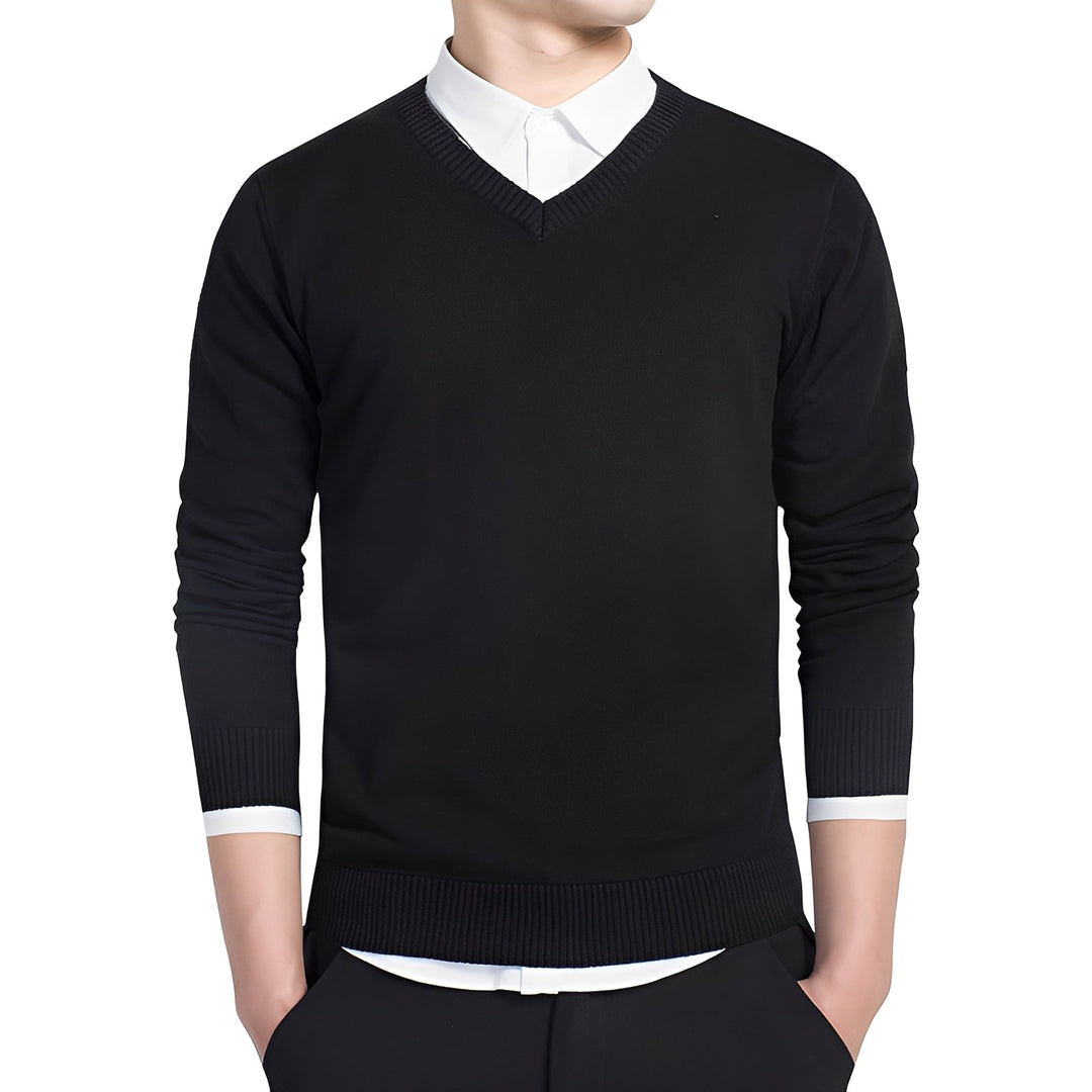 Suéter masculino com decote V. Aconchegante e estiloso para o inverno. Roupa masculina casual elegante.