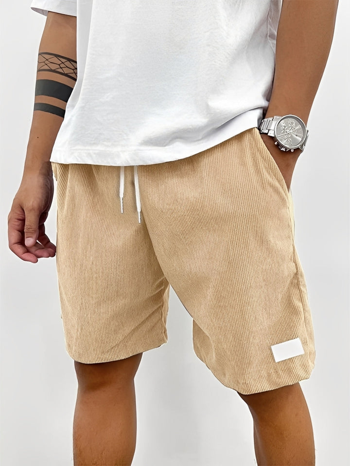 Shorts masculinos casuais, ideais para verão, combinando conforto e estilo. Perfeitos para lazer.