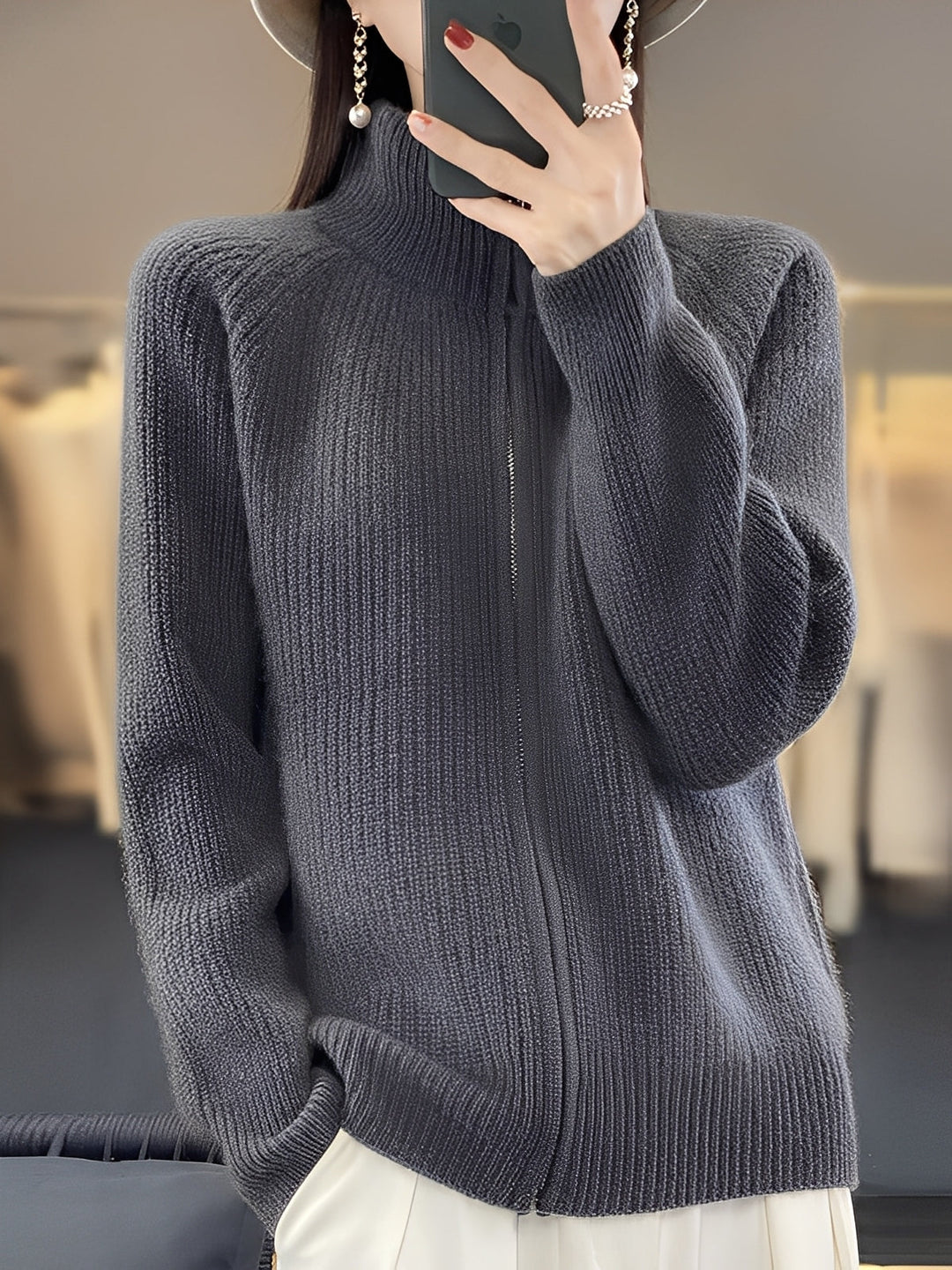 Casaco feminino leve Brylee com zíper, prático para outono/inverno. Agasalho com capuz para proteção contra vento.