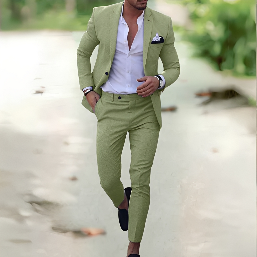 Conjunto masculino de calça e paletó. Roupa formal e elegante, ideal para um look profissional e eventos.