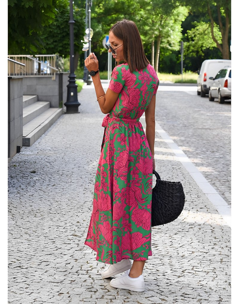 Vestido floral chic para mulher, casual e elegante, moda primavera-verão.
