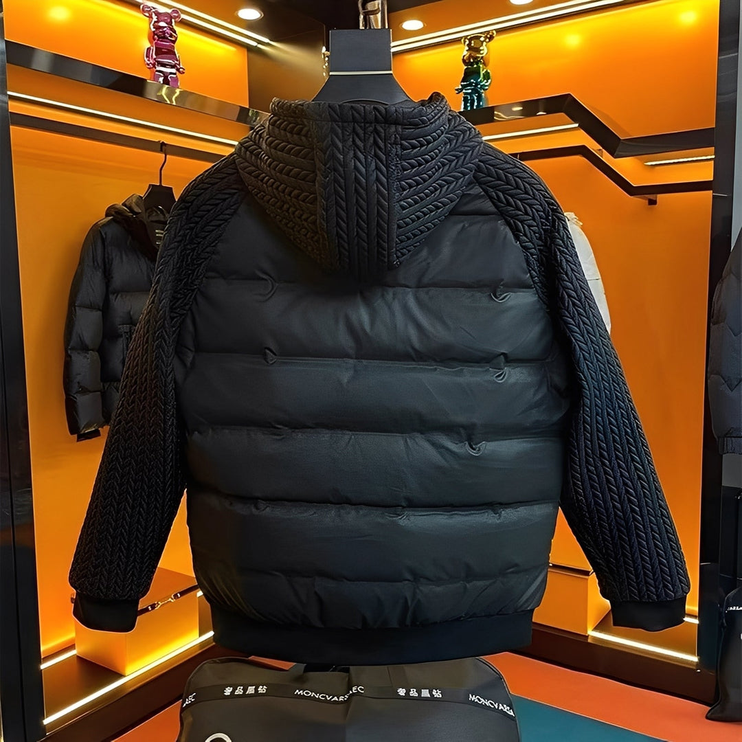 Jaqueta masculina Jack acolchoada preta para inverno. Confortável e moderna, ideal para dias frios e uso casual.