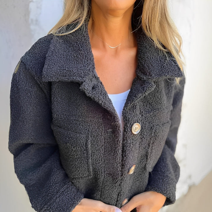 Jaqueta feminina Dalila casual, quente e estilosa. Agasalho perfeito para moda feminina outono/inverno.