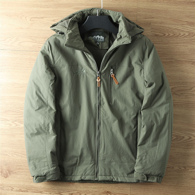 Jaqueta masculina Randolf versátil. Perfeita para aventura, caminhada e viagem, oferecendo proteção e estilo casual.