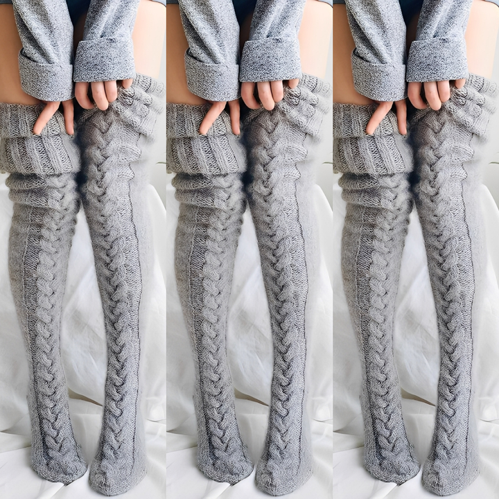 Confortáveis meias femininas acima do joelho, essenciais para enfrentar o inverno com estilo.