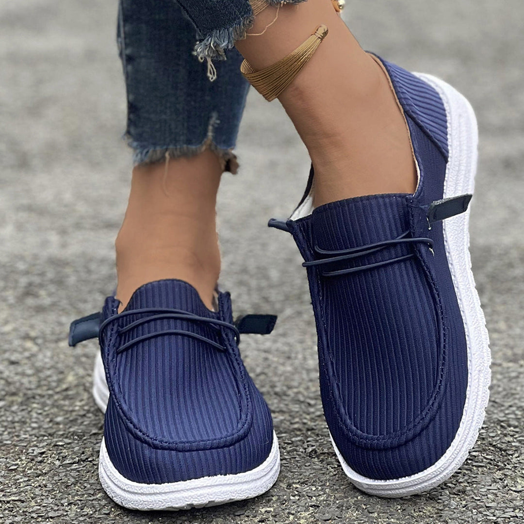 Sapatilhas femininas leves Ellie, perfeitas para o verão. Moda casual e conforto para os pés.