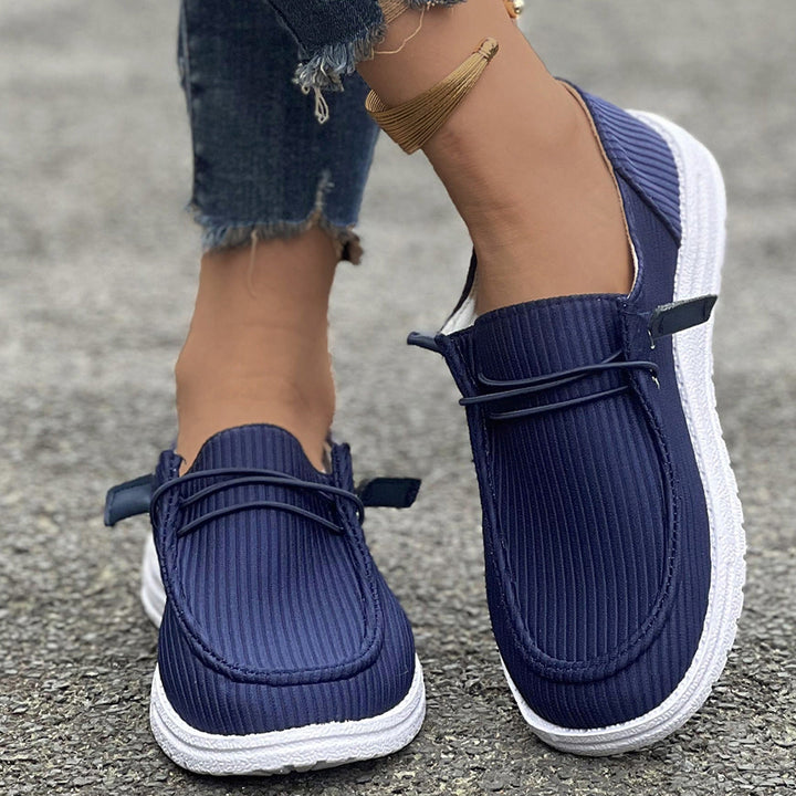 Sapatilhas femininas leves Ellie, perfeitas para o verão. Moda casual e conforto para os pés.