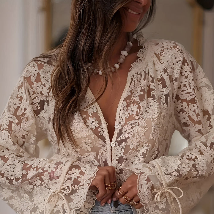 Blusa feminina bordada floral, ideal para o verão. Estilosa, versátil e com conforto para o dia a dia.