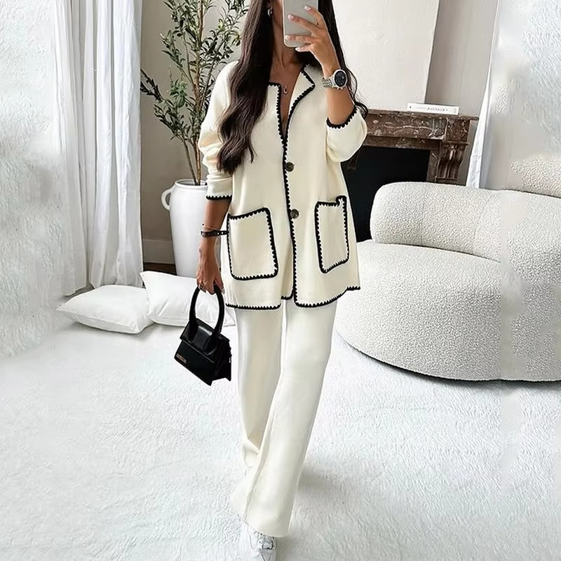 Conjunto feminino casual de duas peças. Look elegante e confortável para o dia a dia.