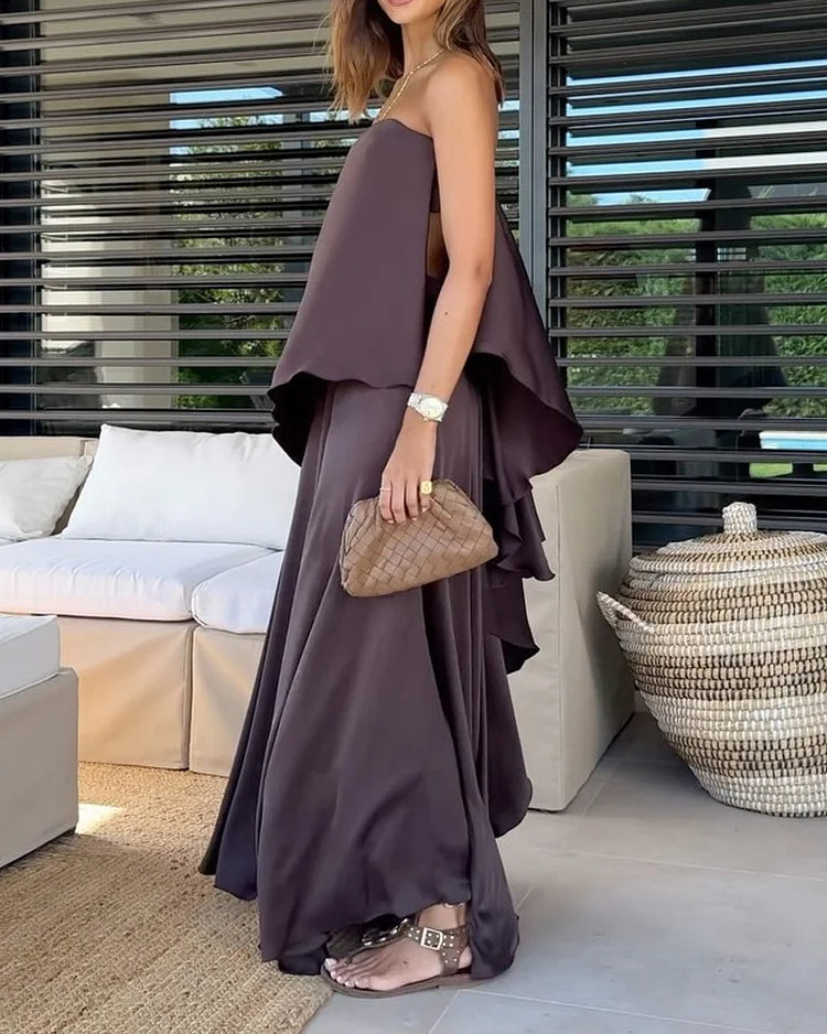 Roupa feminina chique: conjunto marrom de saia e top, com design leve e confortável para diversas ocasiões.