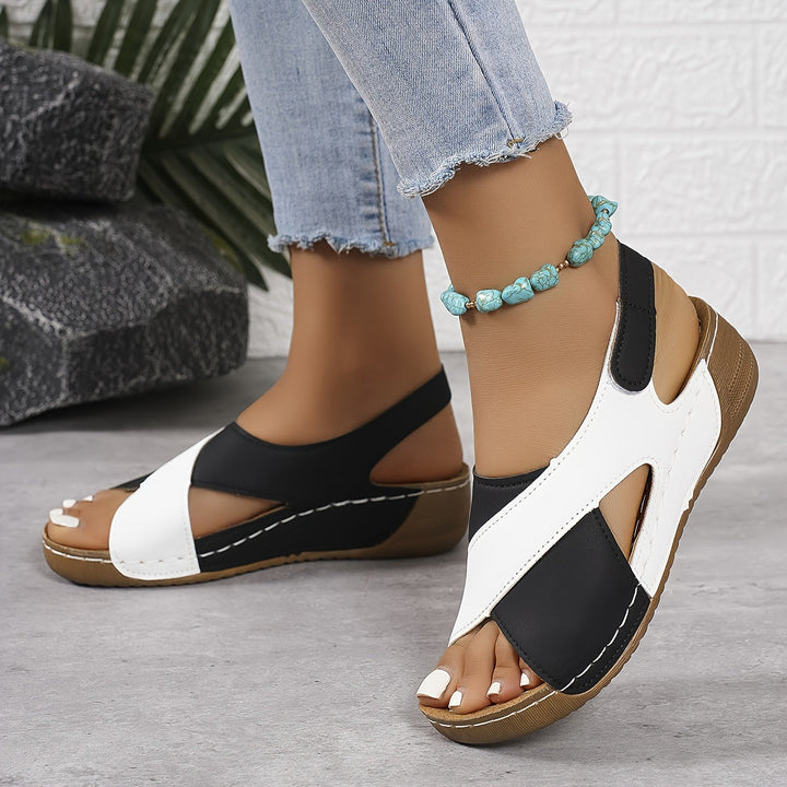 Calçado feminino ortopédico Cydney, conforto e suporte para os pés, ideal para o dia a dia.