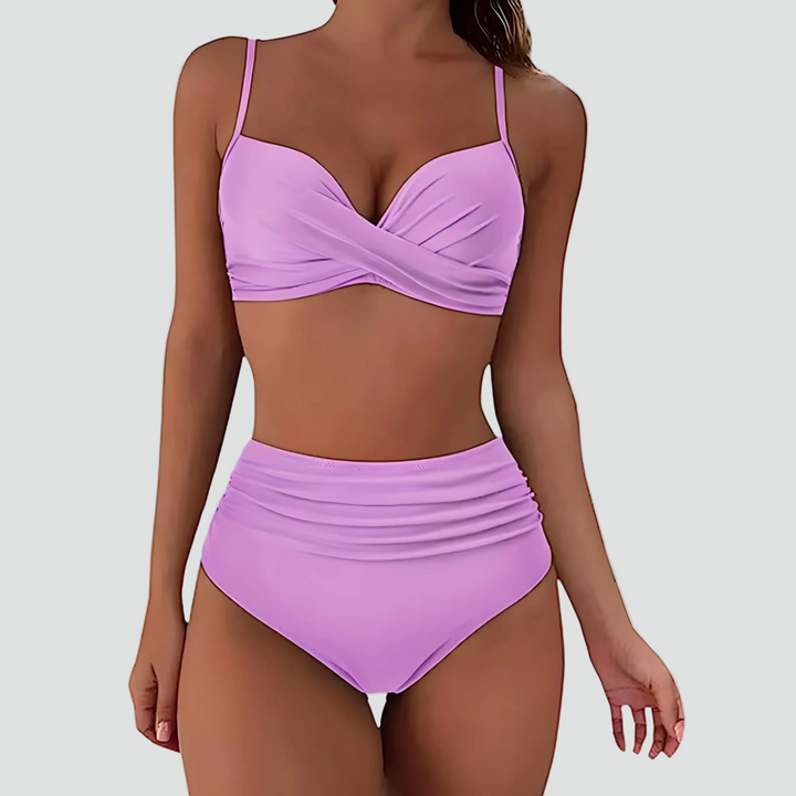 Biquíni feminino com cintura alta e bojo push-up, estilo retrô. Perfeito para um dia de sol na praia.