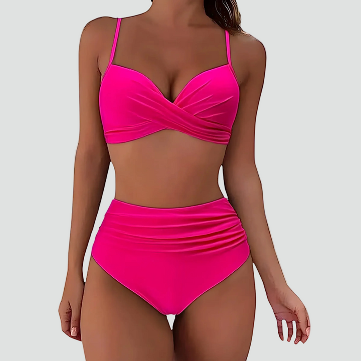 Conjunto biquíni feminino cintura alta, modelo retrô com pregas. Bojo push-up para realçar a silhueta.