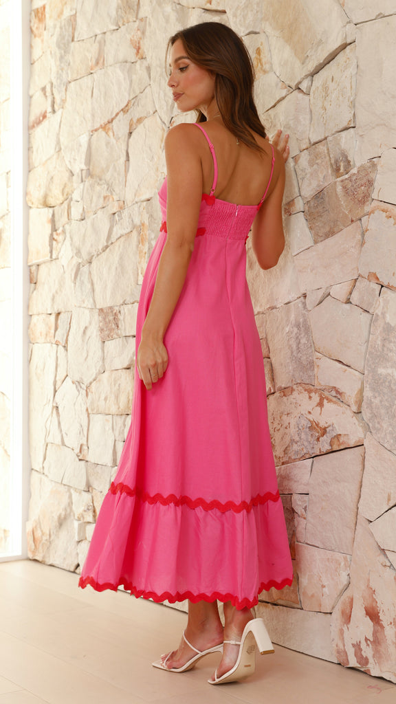 Vestido feminino longo de alça, em cor sólida para o verão.