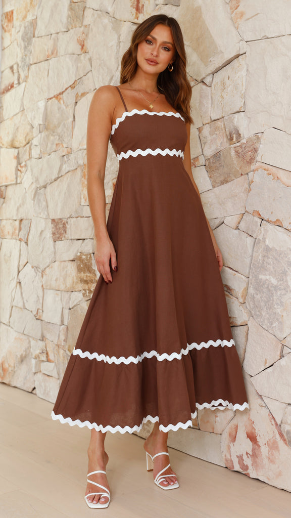 Vestido de alça longo feminino, simples e elegante para o verão.