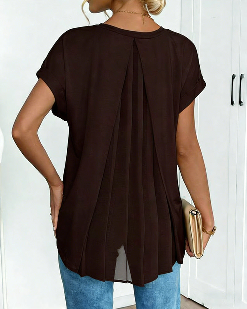Camiseta feminina básica e moderna para todas as ocasiões.