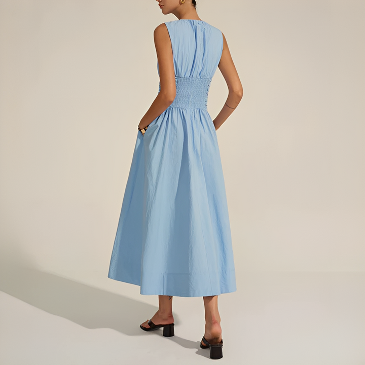 Vestido feminino casual chic, modelo maxi para verão. Design elegante, ideal para passeios e eventos.