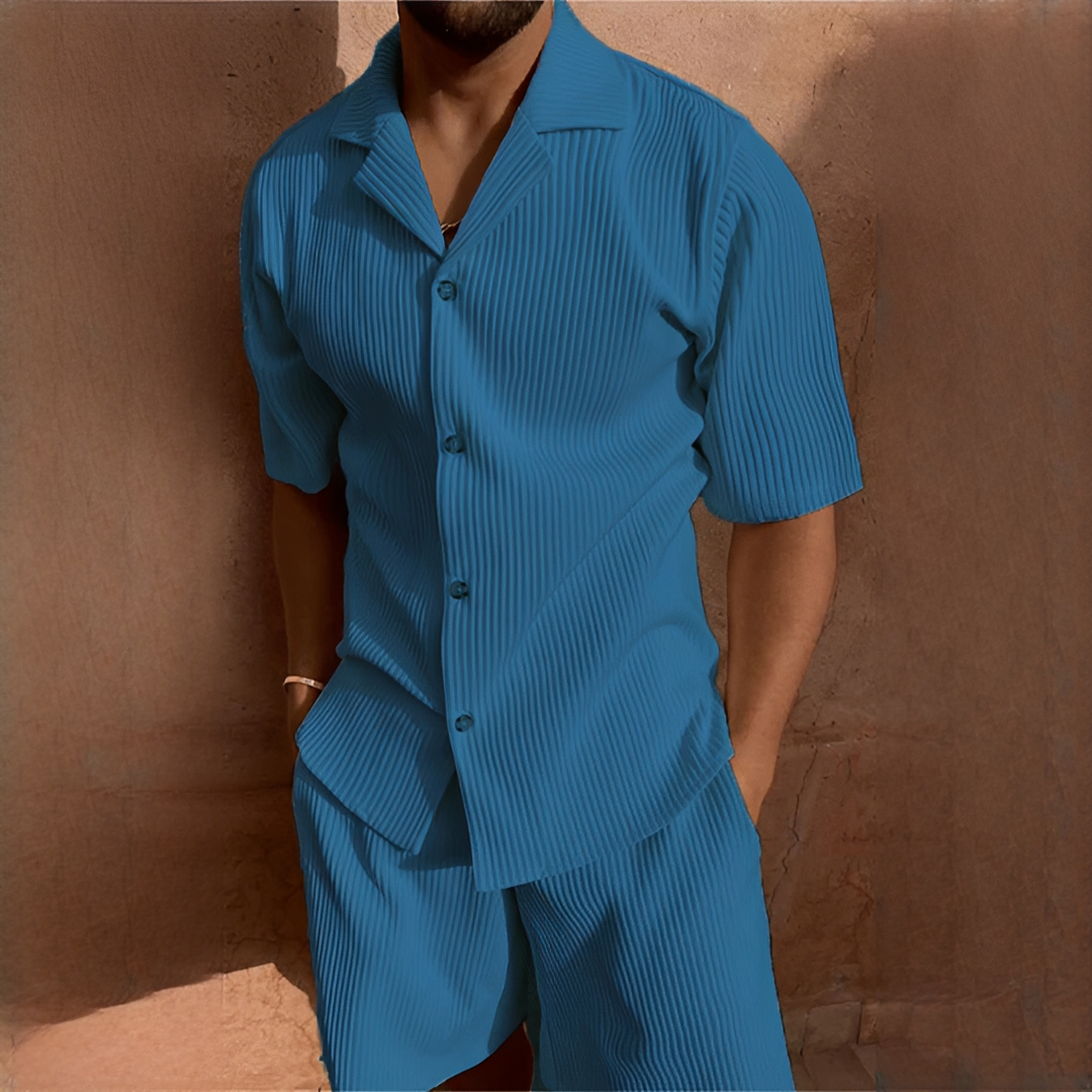 Camisa masculina de verão e short descontraído para um look casual. Conjunto perfeito para dias quentes e lazer.