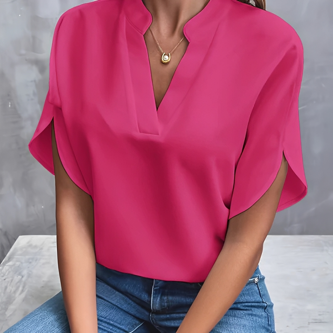 Blusa feminina Brittany, peça versátil para o dia a dia, oferece conforto e toque elegante para qualquer ocasião.