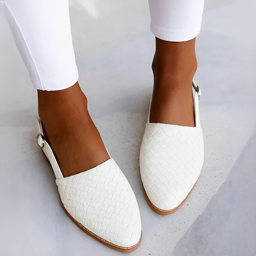 Calçado feminino confortável para o verão. Sandálias femininas clássicas, perfeitas para viagens e uso diário.