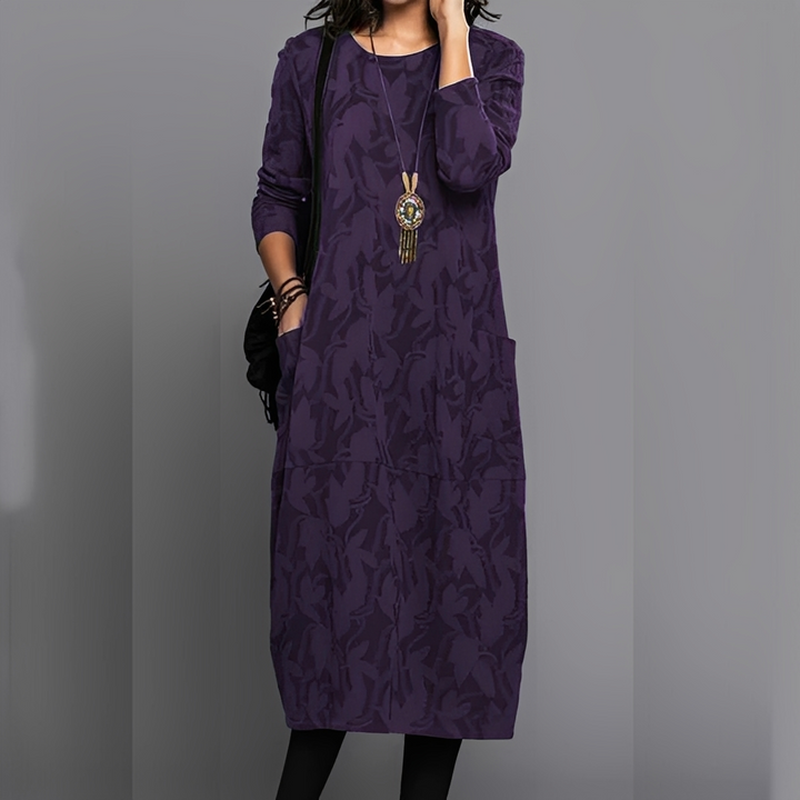 Vestido casual feminino de inverno com gola redonda. Perfeito para o dia a dia e elegante em midi.