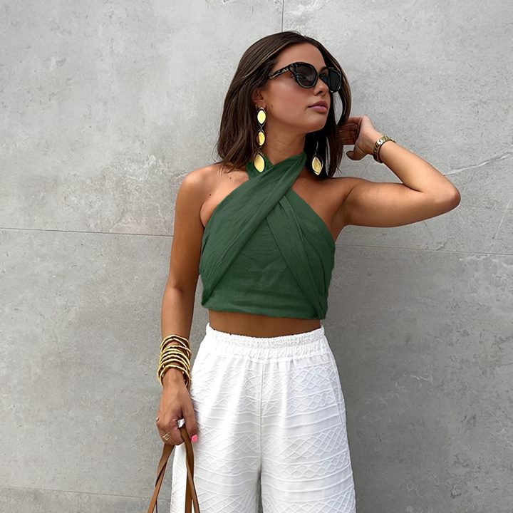 Roupa de verão: top halter feminino elegante, perfeito para looks casuais chiques e confortáveis.