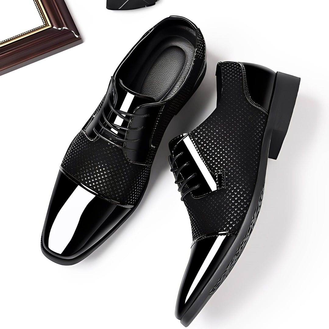 Sapatos masculinos formais clássicos, perfeitos para eventos especiais, casamentos e reuniões importantes.