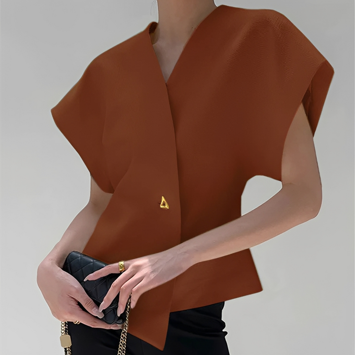 Top feminino elegante com decote V, confortável para o dia a dia. Estilo casual e smart-casual de verão.