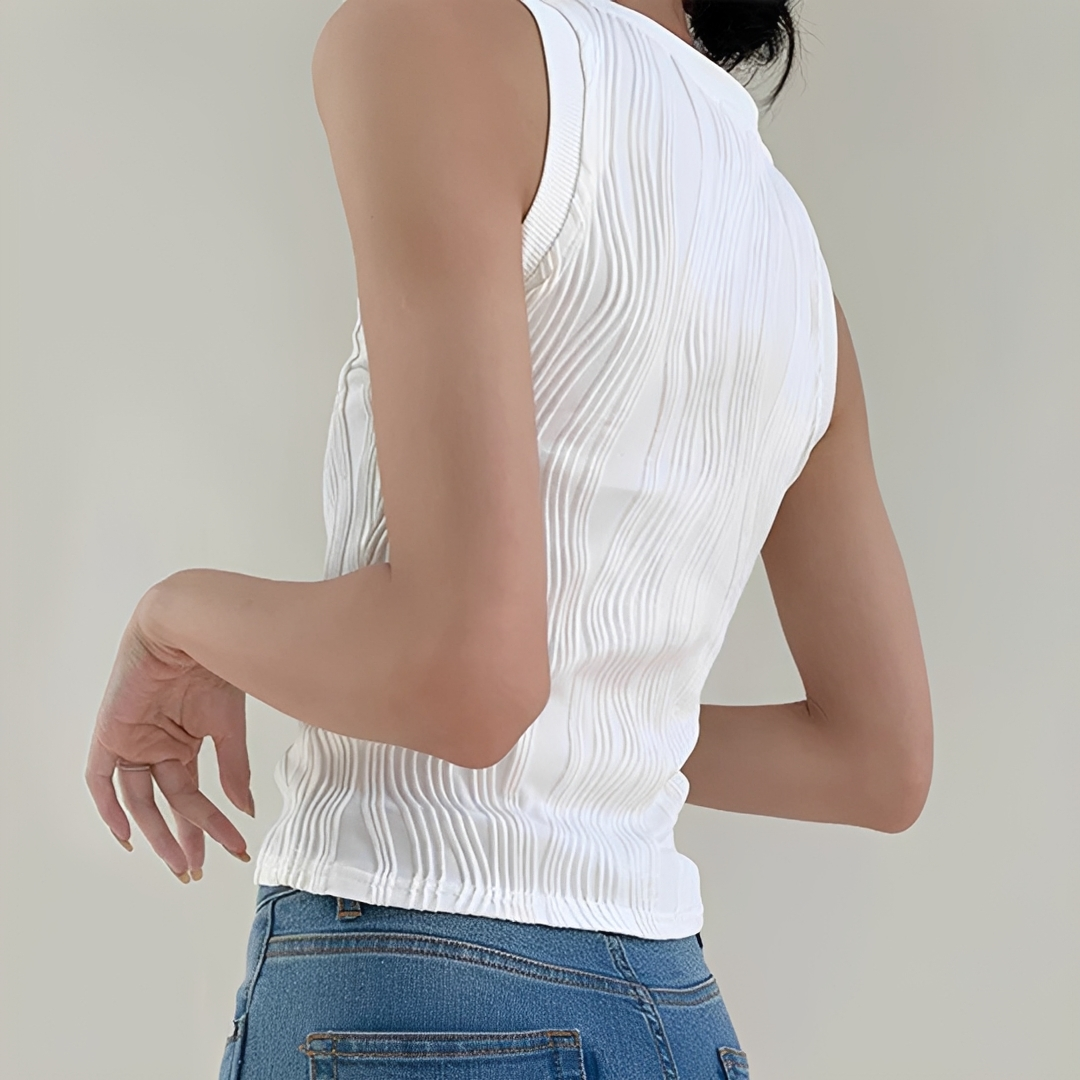 Blusa regata feminina de verão, super confortável e estilosa. Peça versátil para um visual chique ou casual.