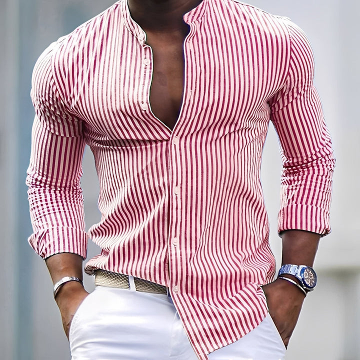 Estilosa camisa masculina listrada de manga longa, casual e confortável para uso diário.