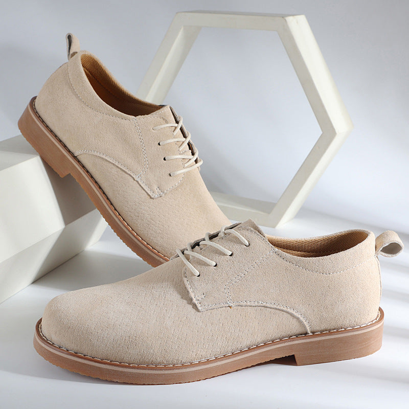 Sapatos formais masculinos de cano baixo pretos com cadarço, ideais para estilo executivo e eventos sociais.