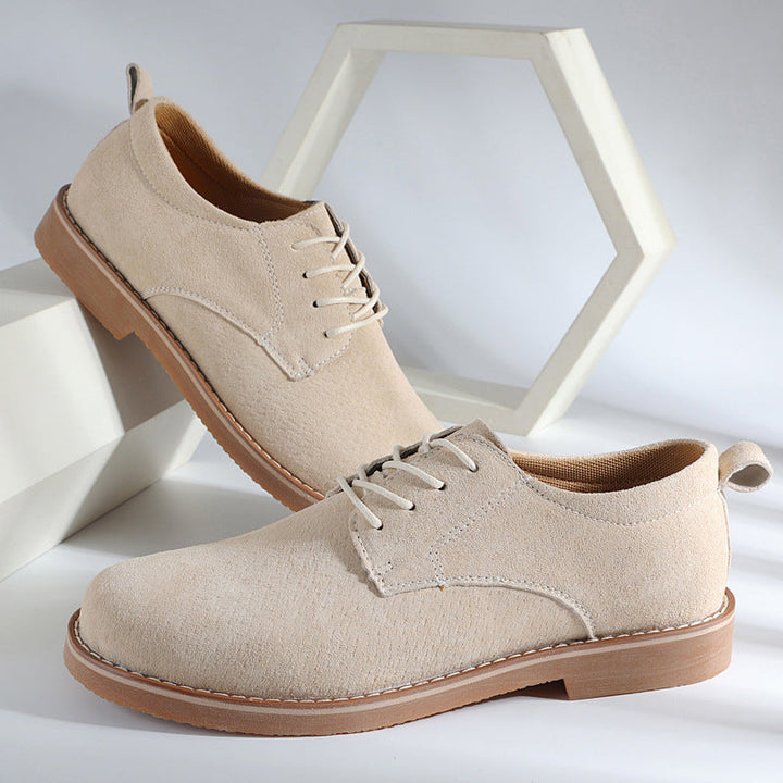 Sapatos formais masculinos de cano baixo pretos com cadarço, ideais para estilo executivo e eventos sociais.