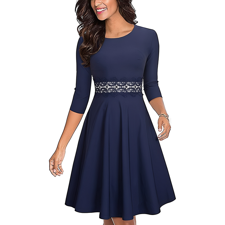 Vestido feminino elegante de corte justo, ideal para noite e festa, realça a silhueta. Perfeito para ocasiões especiais.