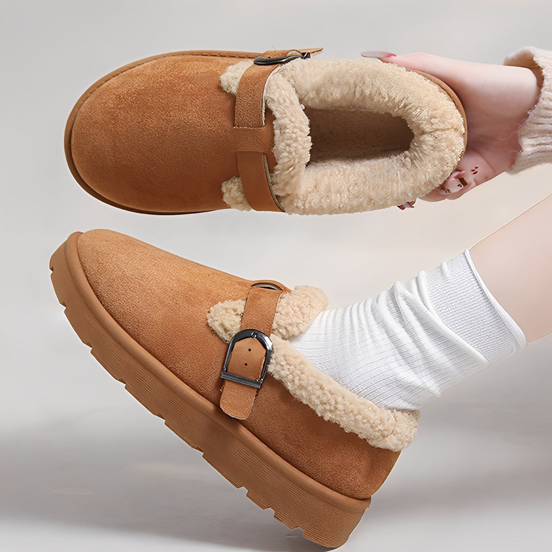 Botas femininas marrons de inverno, design elegante e sola antiderrapante para moda e segurança.